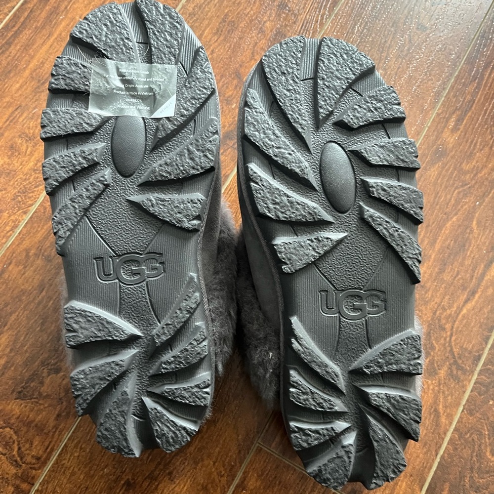 New UGG Coquette grey slippers, Size US 10 - Picture 5 of 6